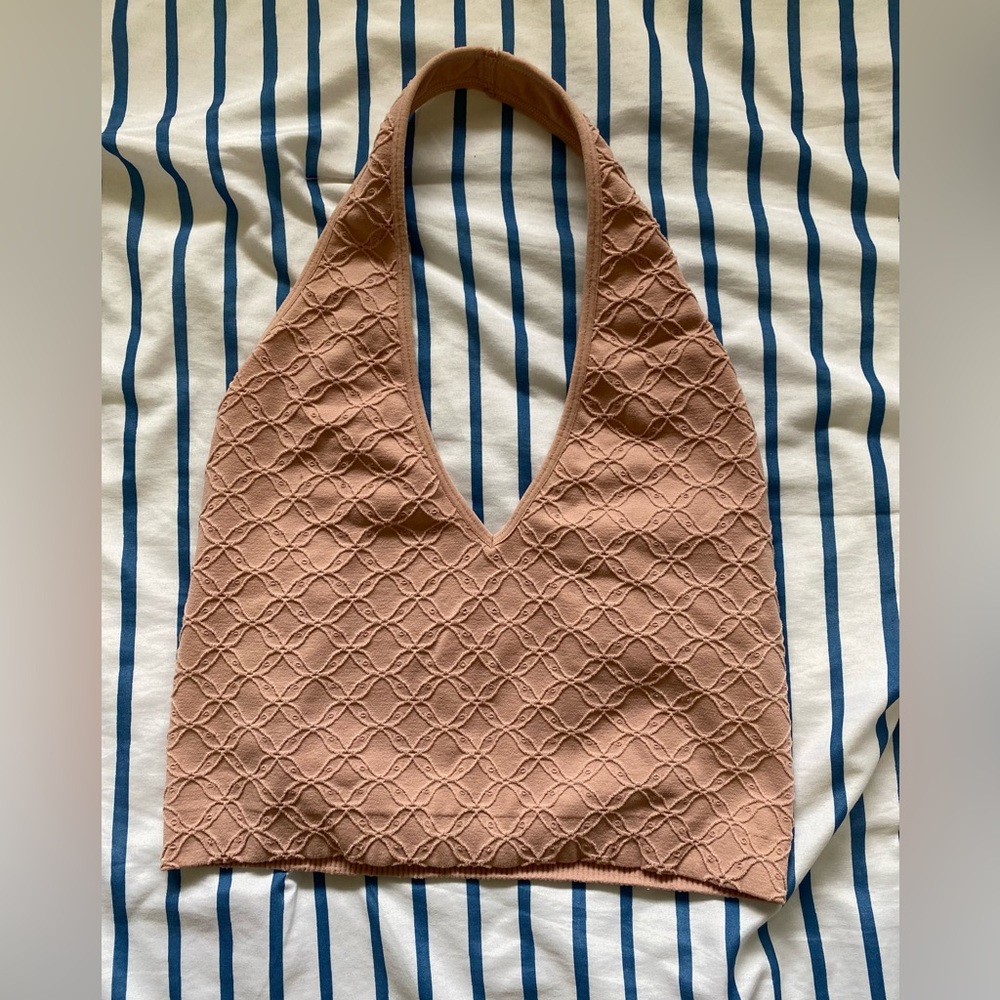 Seamless halter textured top